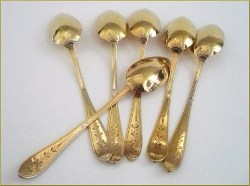Six Anciennes Petites CUILLERES Argent Vermeil ...