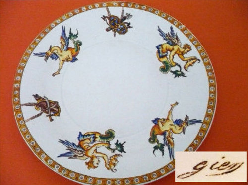 GIEN Grand Plat D&eacute;cor Renaissance blanc - Milieu XIXe ...