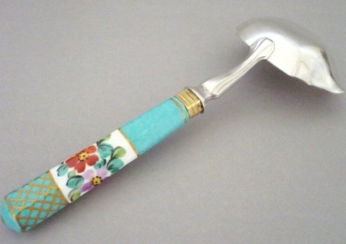 LOUCHE &agrave; CREME - Manche en Porcelaine - Vers 1930 ...
