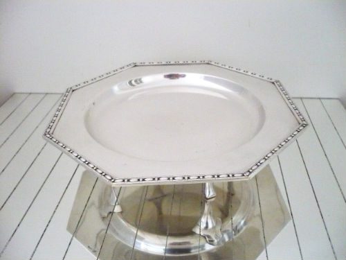 PLAT de SERVICE sur Pieds en M&eacute;tal Argent&eacute;-Mod&egrave;le Perles-M.o. PERRIN